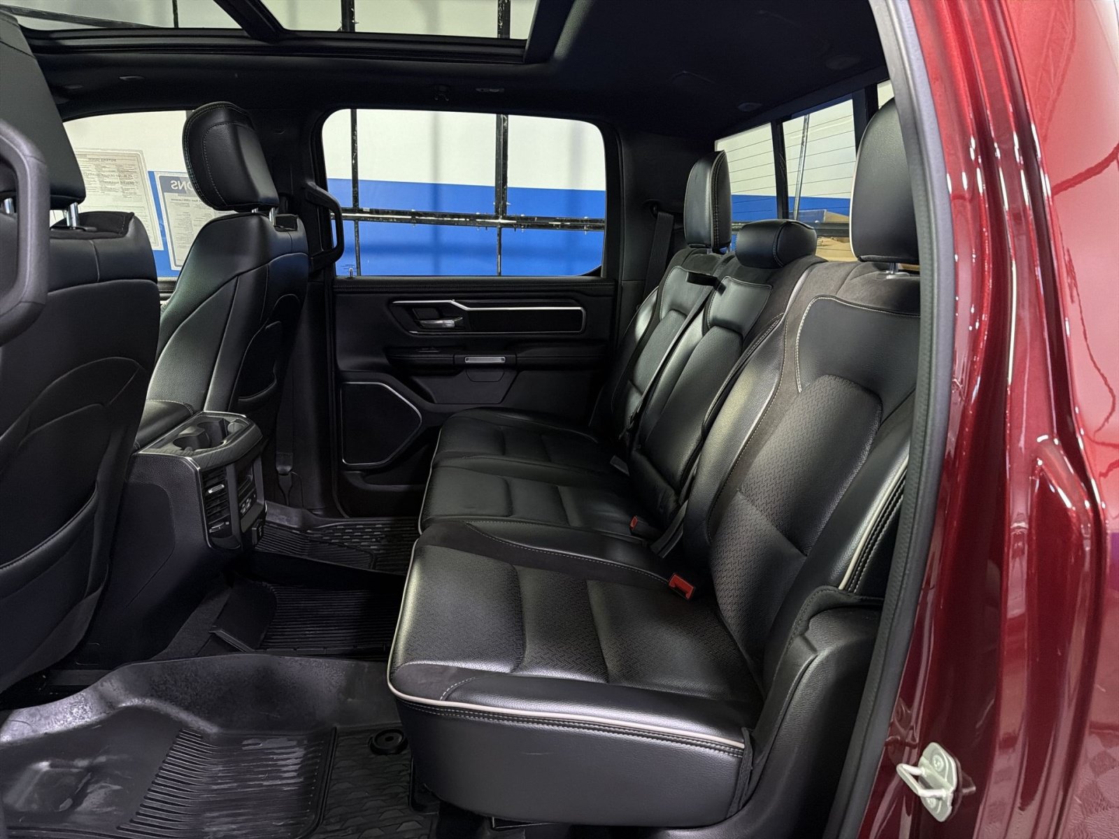 Used 2024 RAM 1500 Laramie AWD/4WD image 28