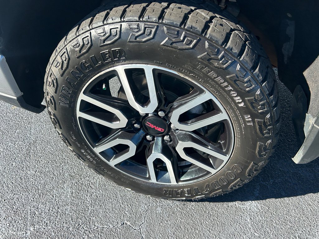 Used 2025 GMC Sierra 1500 AT4 w/ AT4 Premium Package image 30