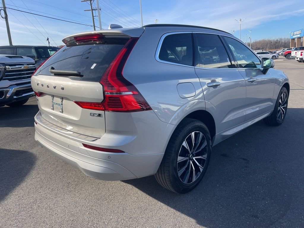 Used 2023 Volvo XC60 B5 Core w/ Protection Package Premier image 5