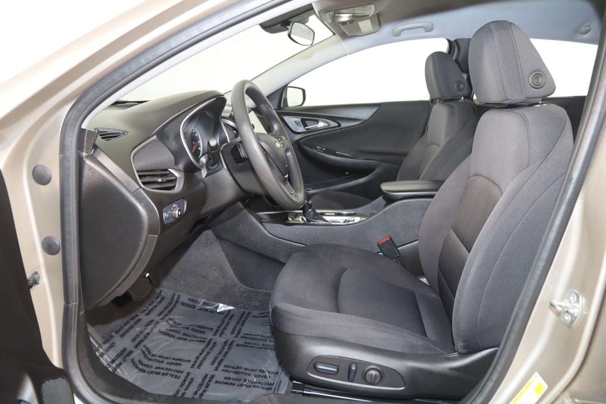 Used 2024 Chevrolet Malibu LT FWD image 11