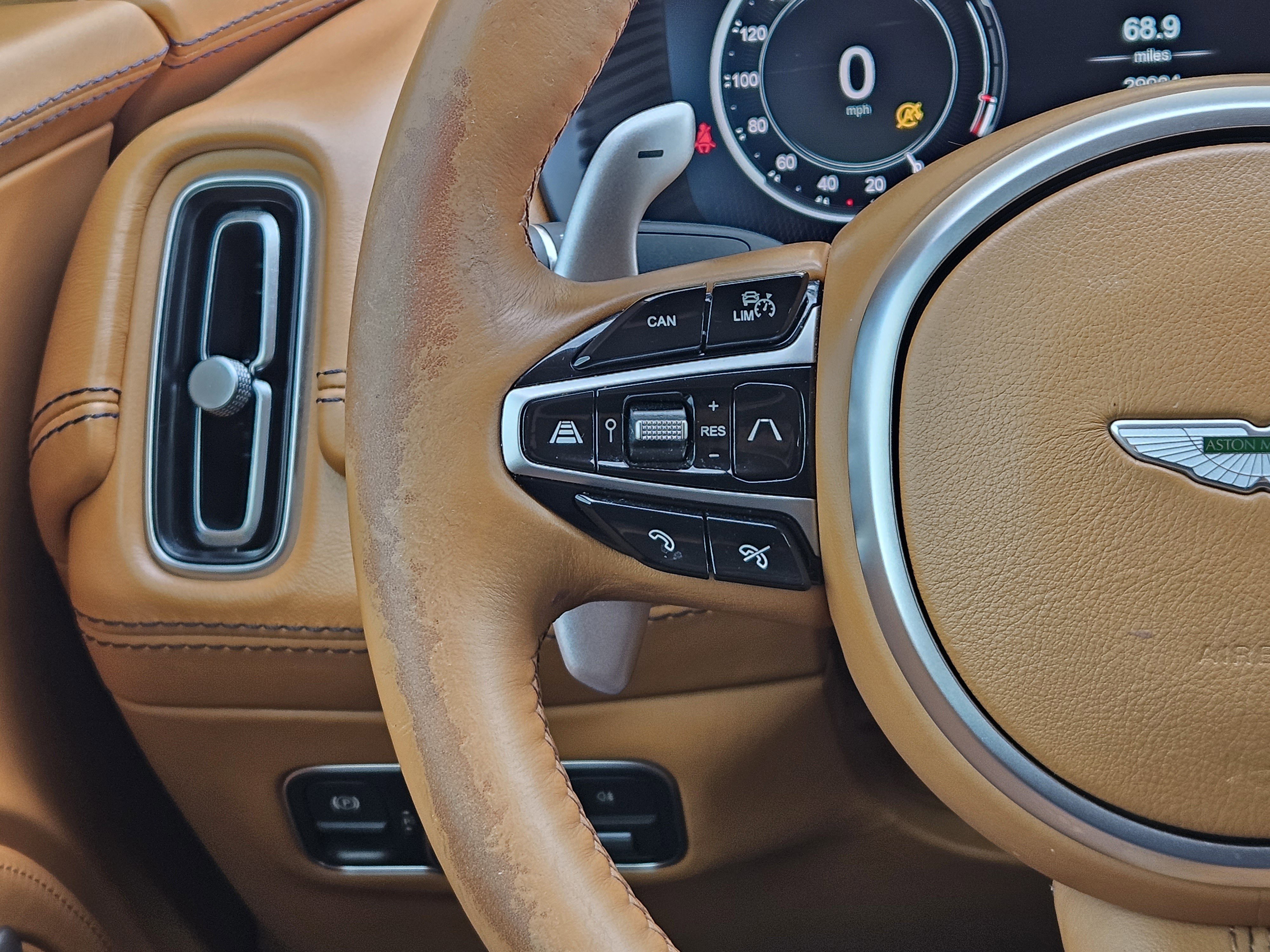 Used 2021 Aston Martin DBX image 28