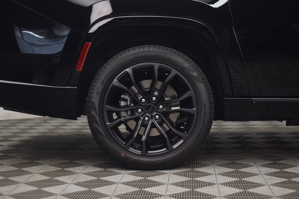 New 2026 Jeep Grand Wagoneer L Summit AWD/4WD image 9