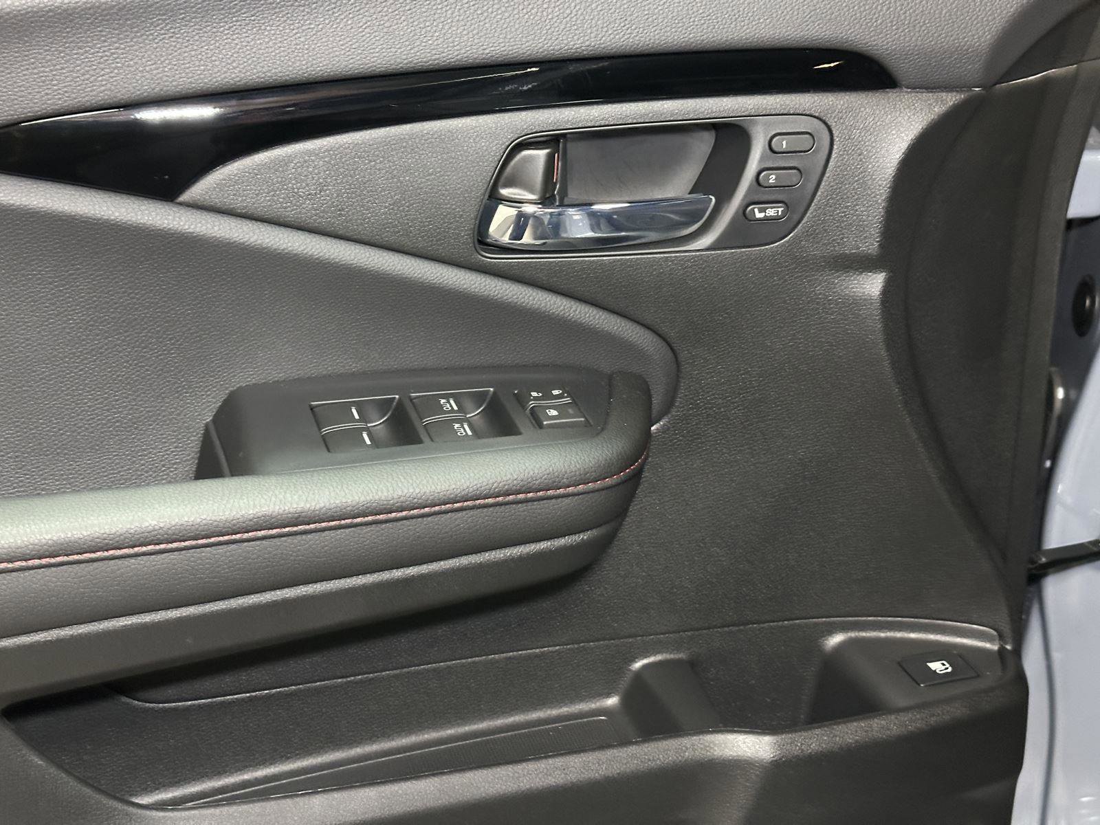 New 2026 Honda Ridgeline Black Edition image 15