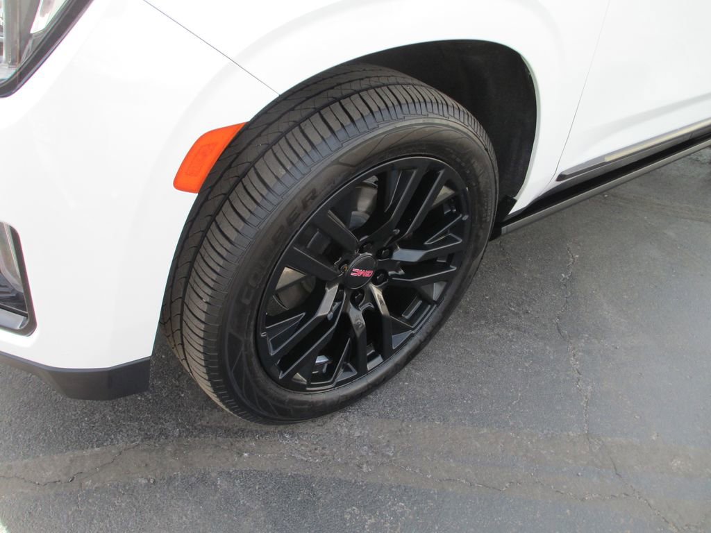 Used 2023 GMC Yukon Denali image 13