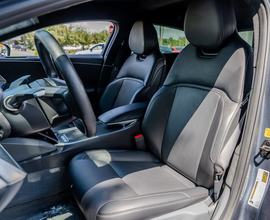 Used 2024 Lucid Air Pure RWD image 17