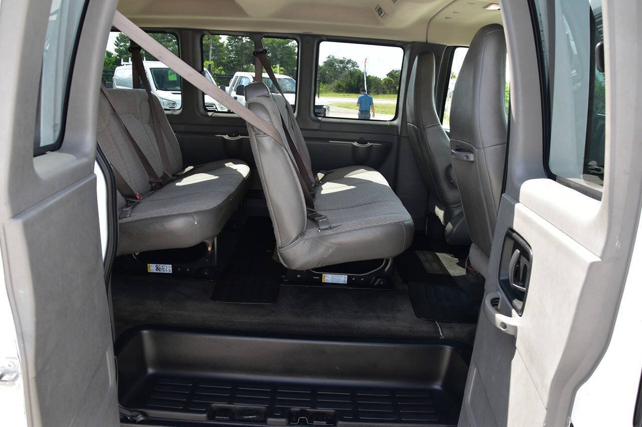 Used 2019 Chevrolet Express 3500 LT w/ LT Preferred Equipment Group RWD image 8