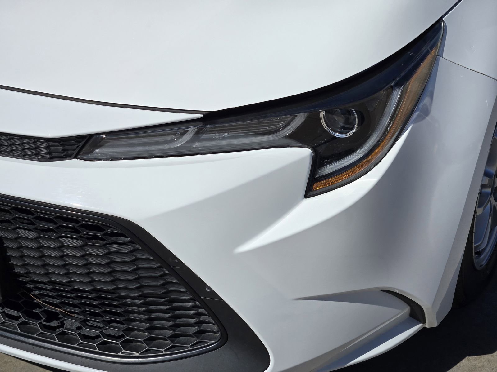 Used 2020 Toyota Corolla LE image 11
