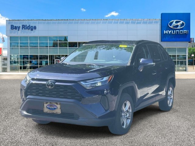 Used 2025 Toyota RAV4 XLE AWD/4WD image 4