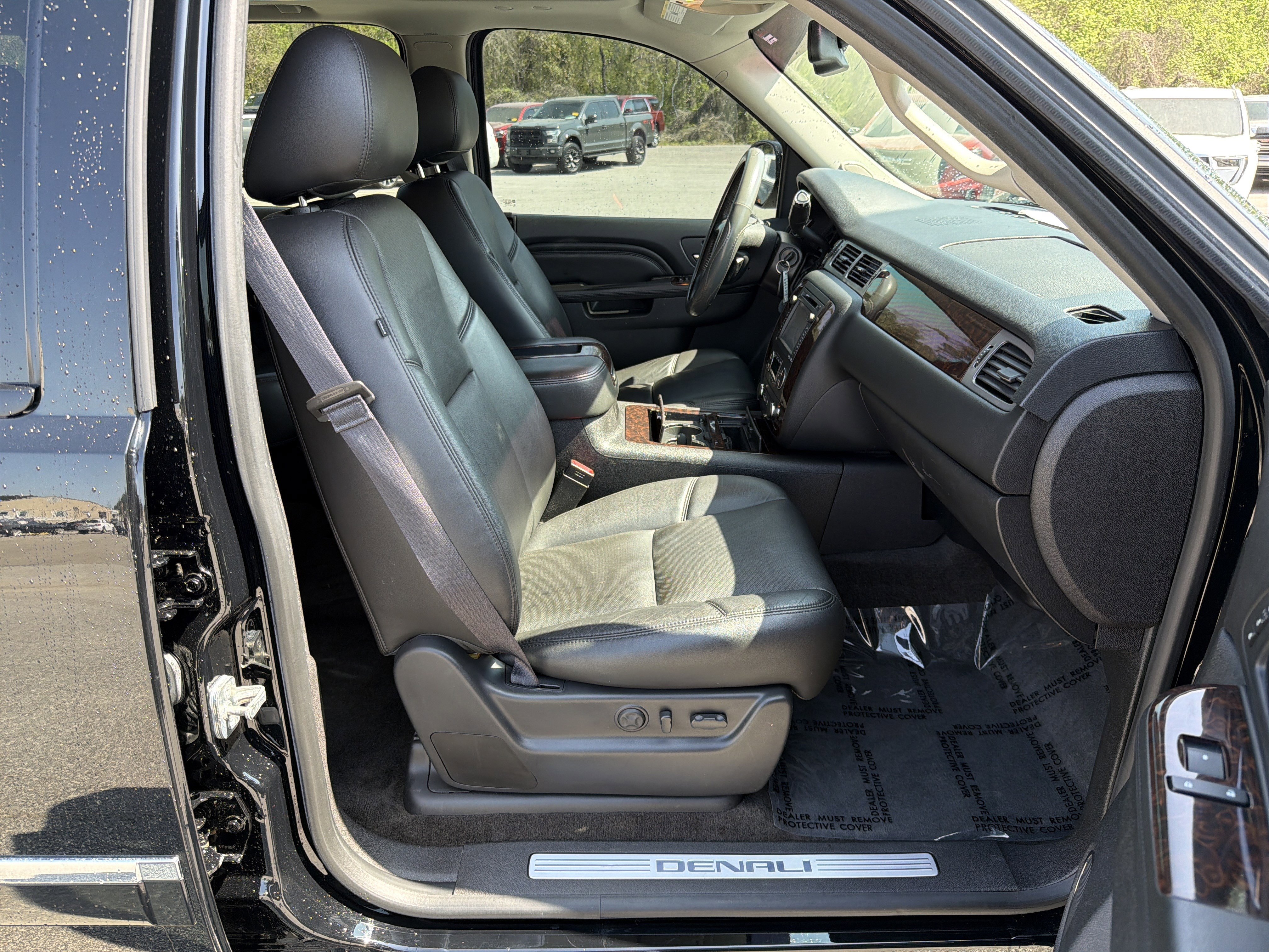 Used 2014 GMC Yukon Denali image 16