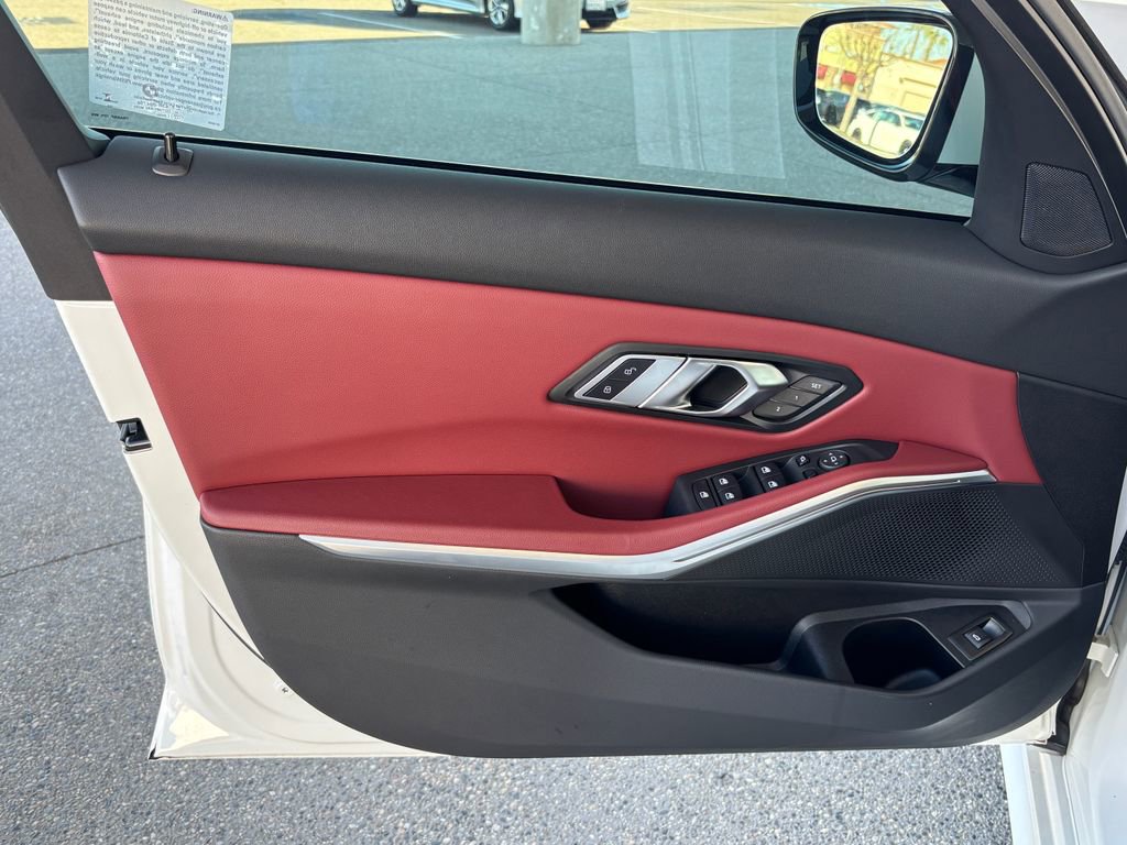 Used 2023 BMW 330i Sedan w/ Convenience Package image 27