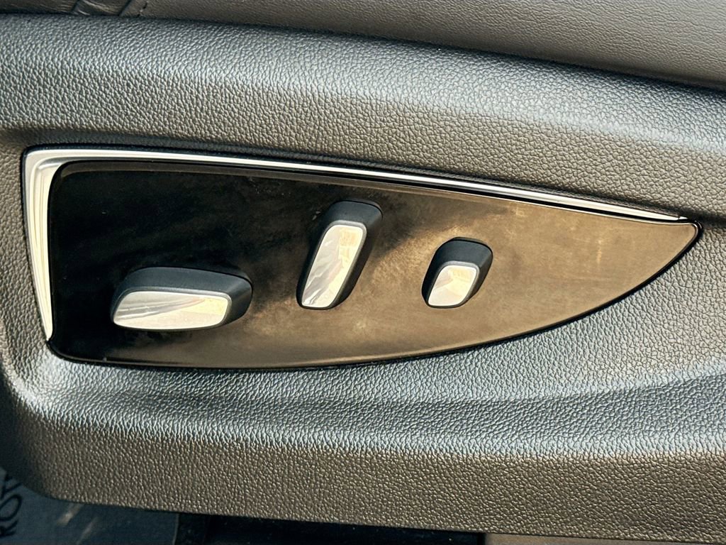 Used 2019 Cadillac Escalade Premium Luxury image 27