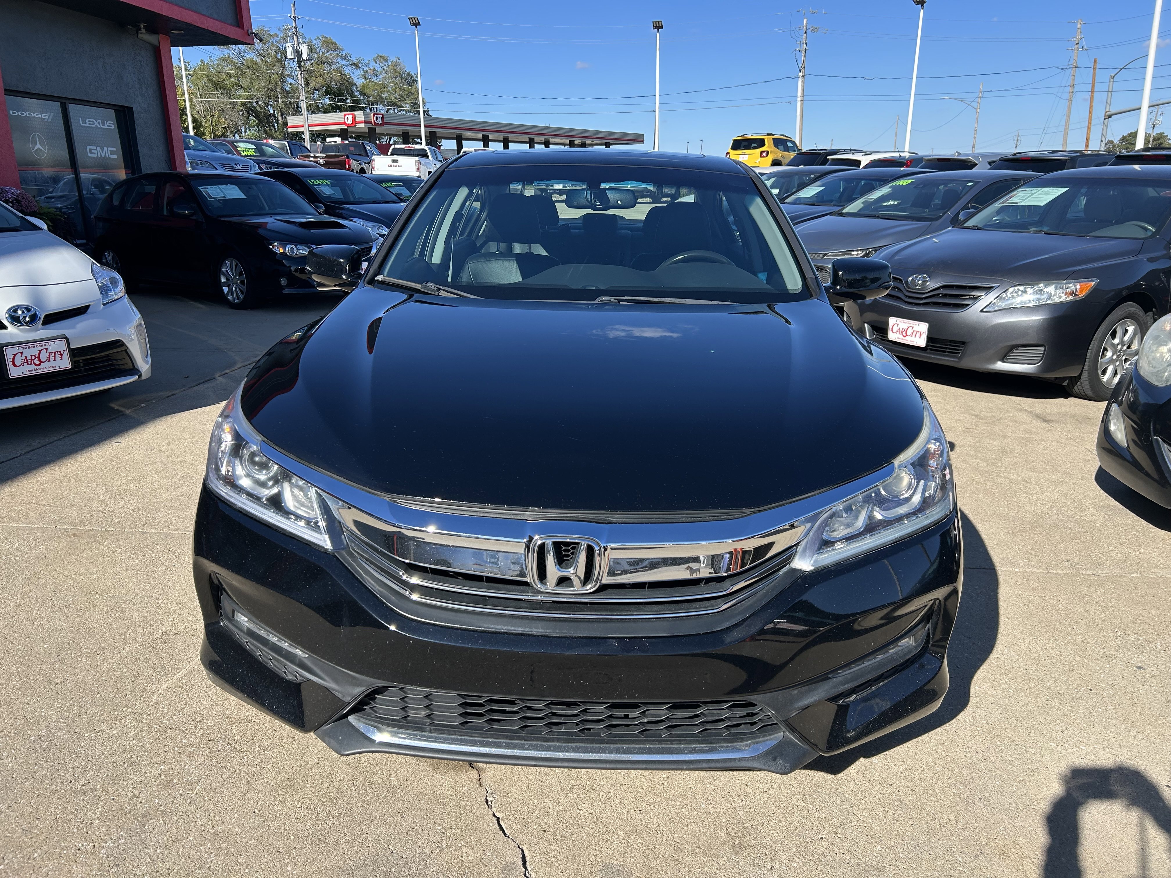 Used 2017 Honda Accord EX-L image 1