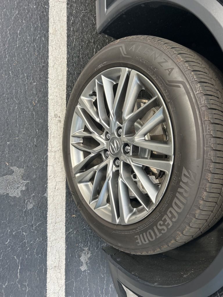 Used 2024 Acura MDX SH-AWD w/ Advance Package image 2