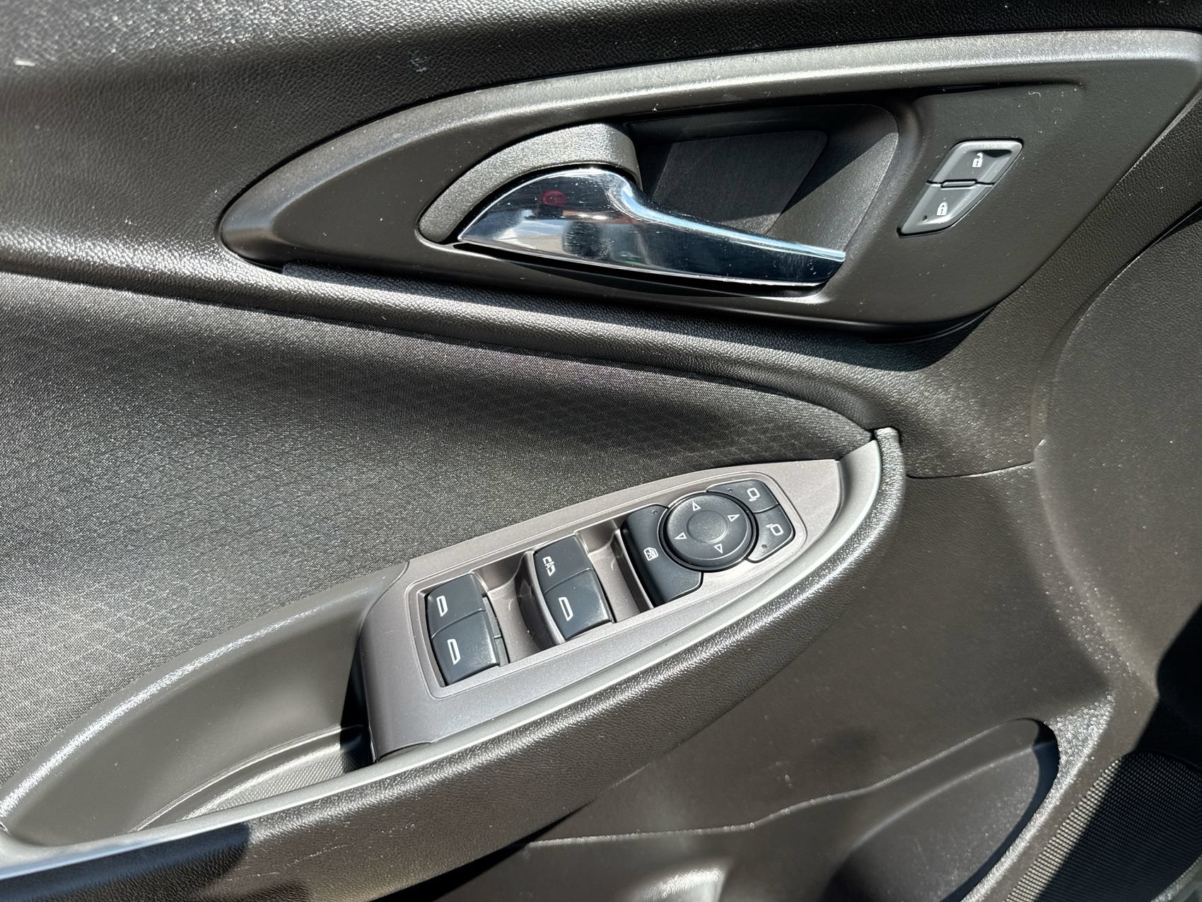 Used 2025 Chevrolet Malibu LT FWD image 13