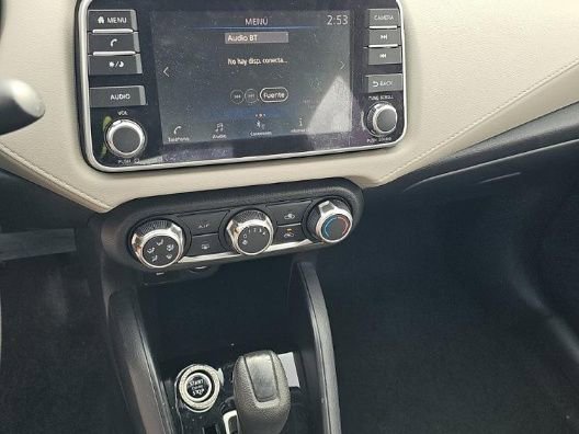 Used 2022 Nissan Versa SV image 7