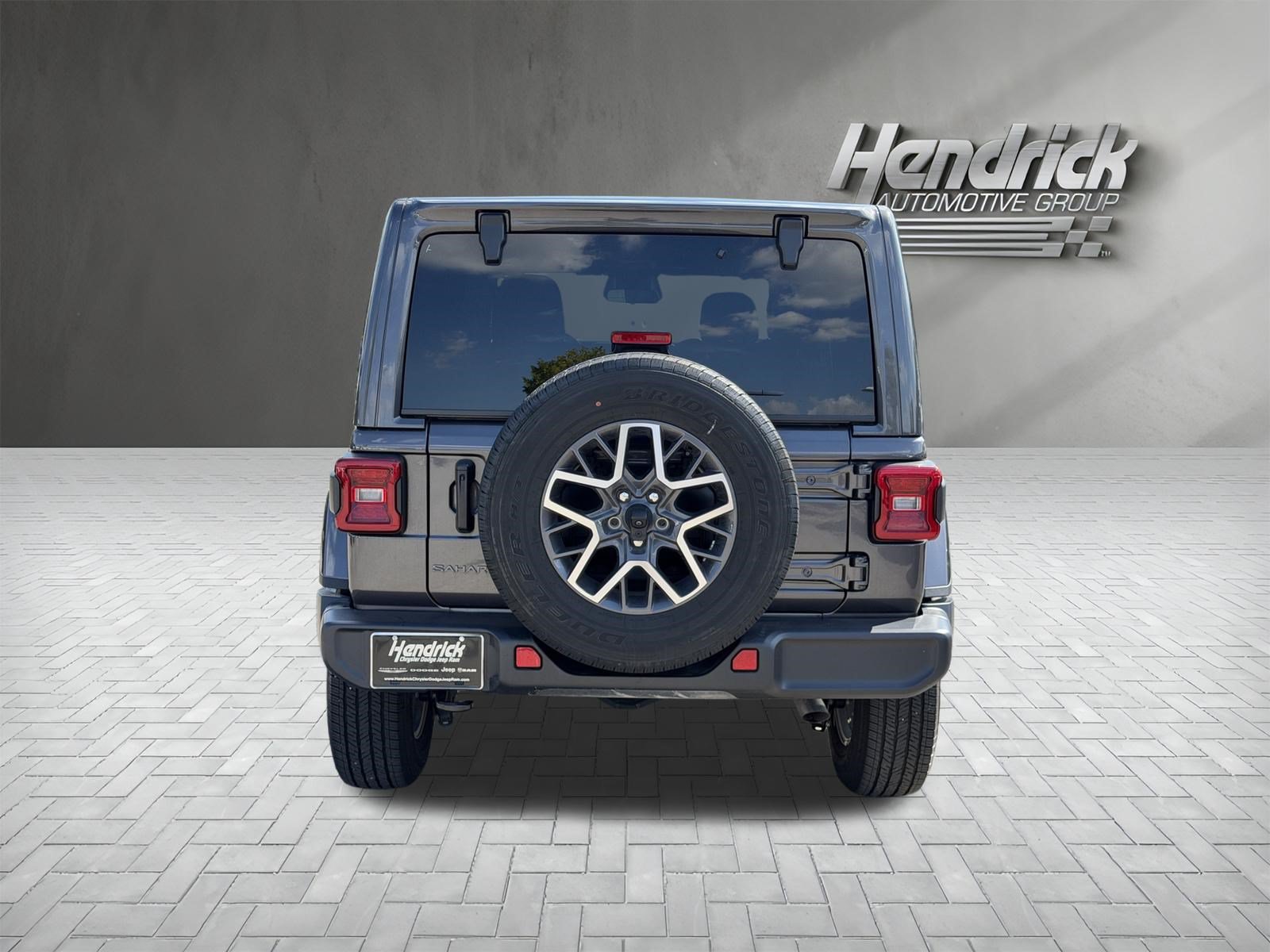 Used 2026 Jeep Wrangler Unlimited Sahara AWD/4WD image 9
