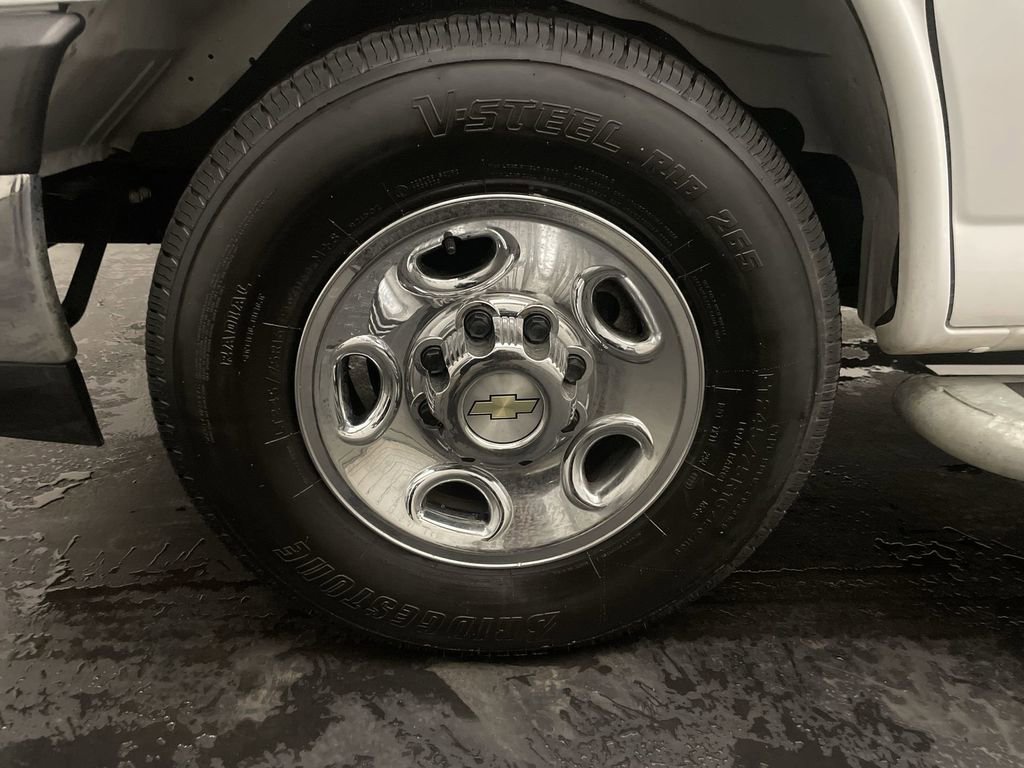 Used 2024 Chevrolet Express 2500 image 23