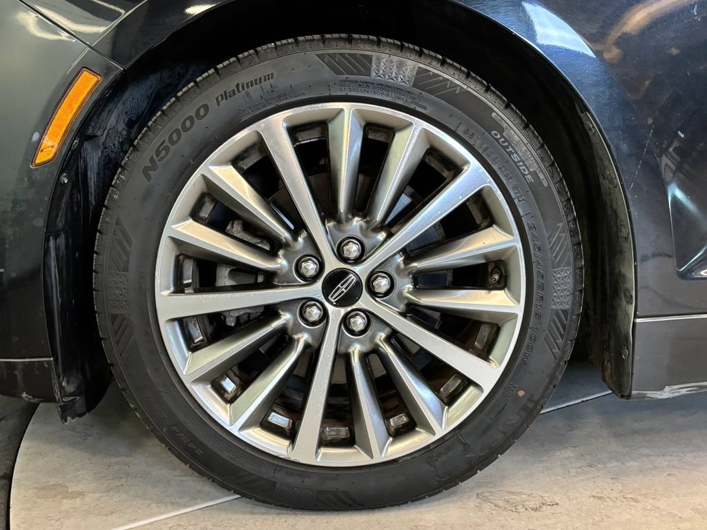 Used 2019 Lincoln MKZ Reserve FWD image 24