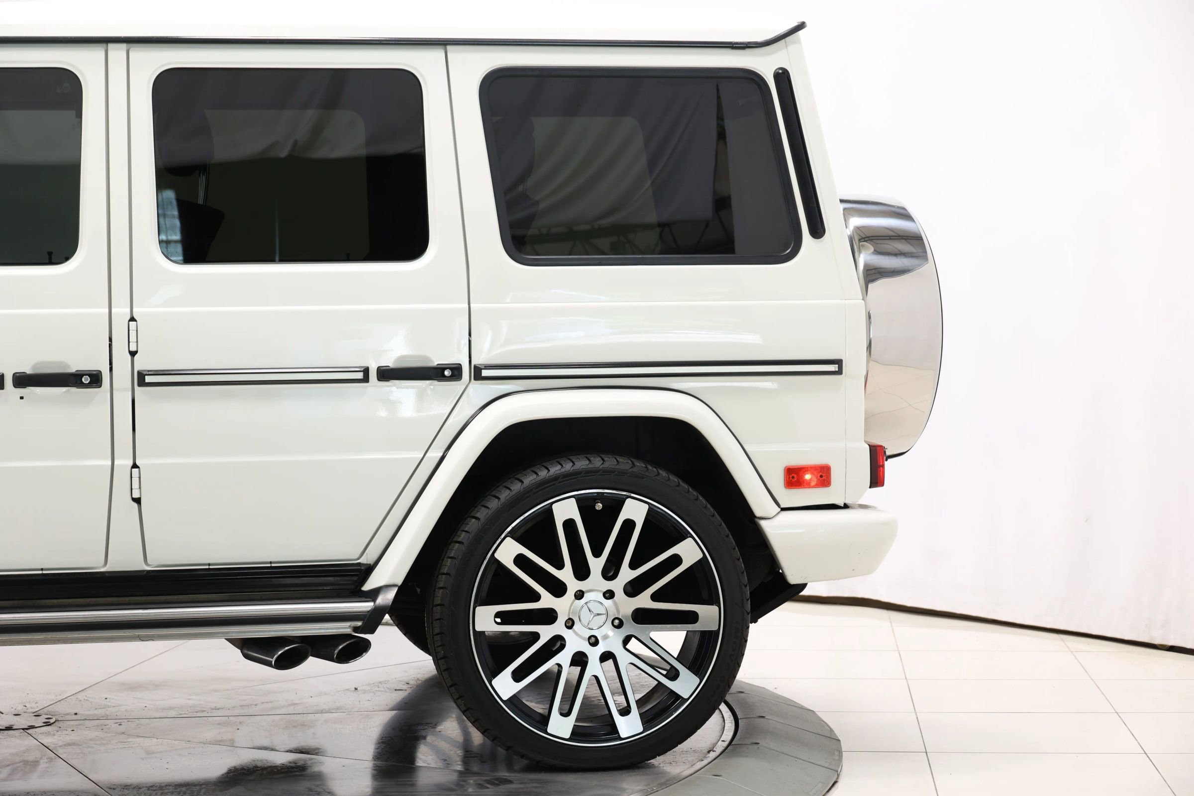 Used 2013 Mercedes-Benz G 550 image 9