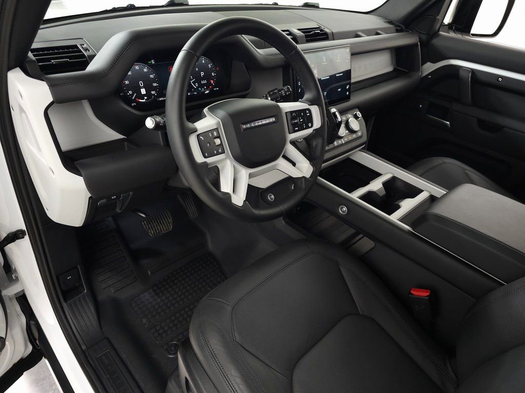 Used 2025 Land Rover Defender 110 S image 19