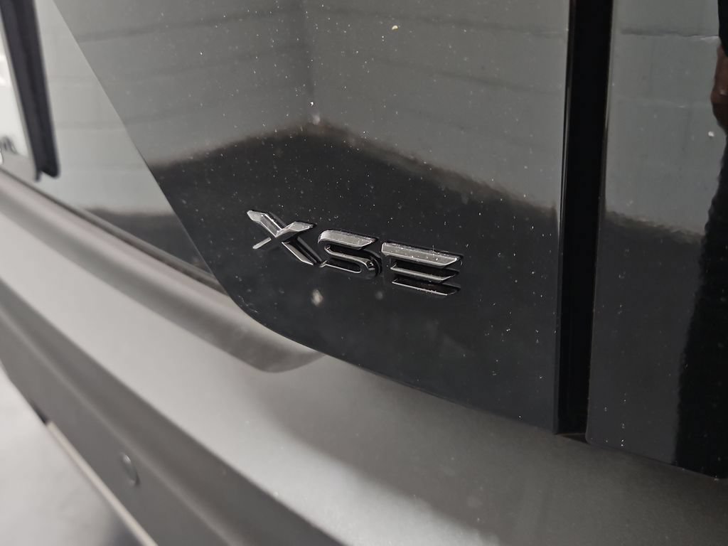 New 2026 Toyota C-HR AWD/4WD image 9
