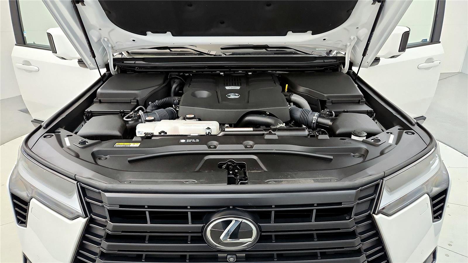 Used 2024 Lexus GX 550 w/ Accessory Package (2T) AWD/4WD image 15
