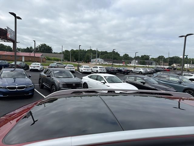Used 2016 Nissan Rogue SL w/ SL Premium Package FWD image 4