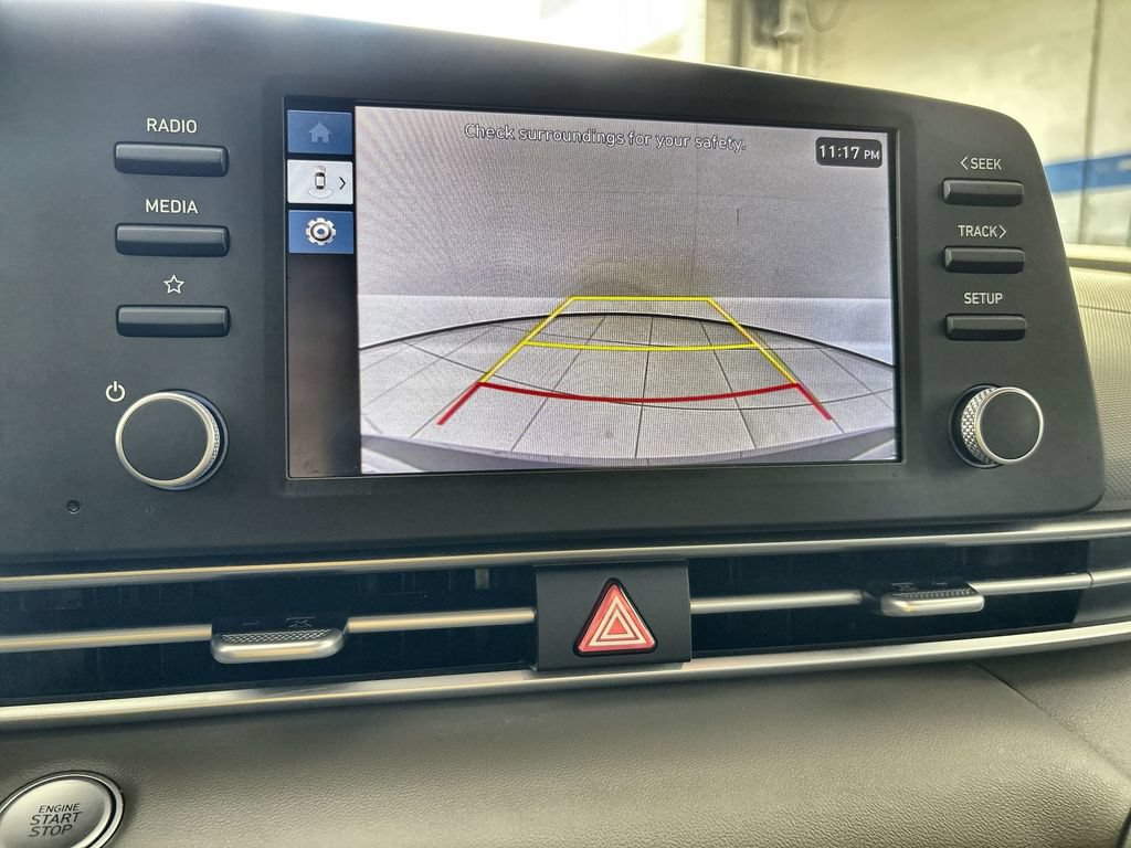 Used 2026 Hyundai Elantra Hybrid FWD image 22