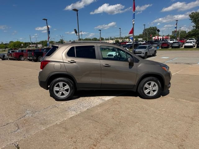 Used 2022 Chevrolet Trax LT w/ LT Convenience Package AWD/4WD image 7