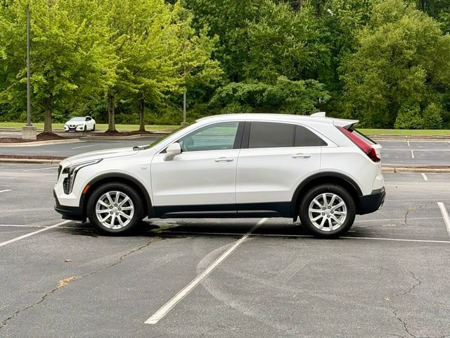 Certified 2022 Cadillac XT4 Luxury w/ Cold Weather Package FWD image 3