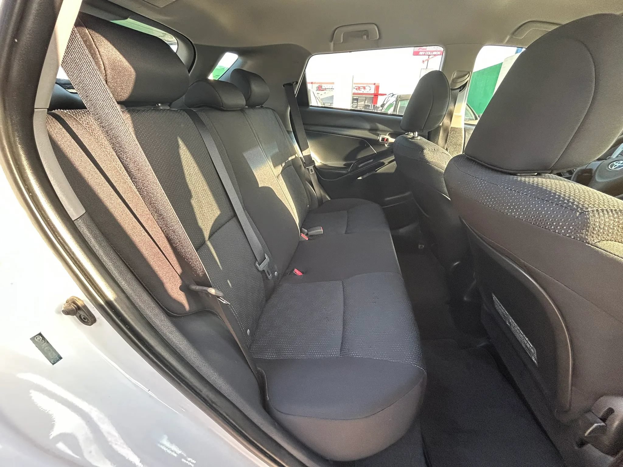 Used 2010 Toyota Matrix S FWD image 17