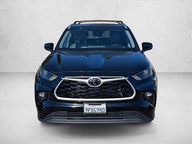 Certified 2024 Toyota Highlander XLE image 2