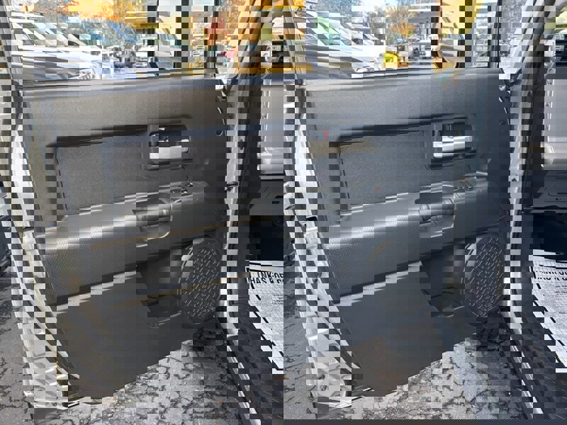 Used 2007 Toyota FJ Cruiser 4WD image 12