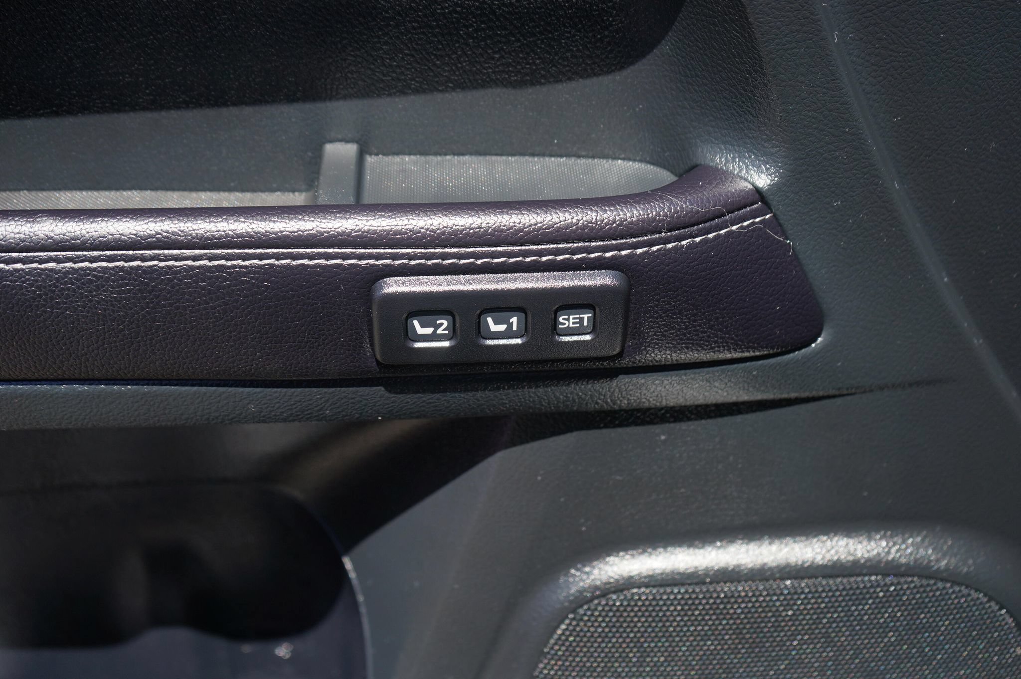 Used 2016 Toyota 4Runner Limited AWD/4WD image 11