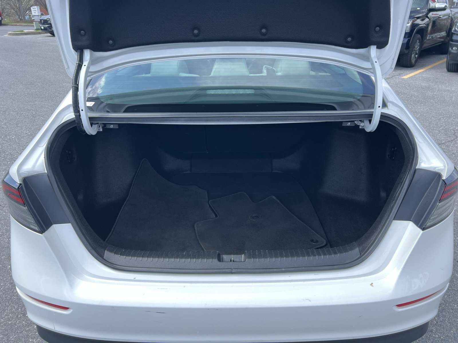 Used 2023 Honda Accord EX image 25