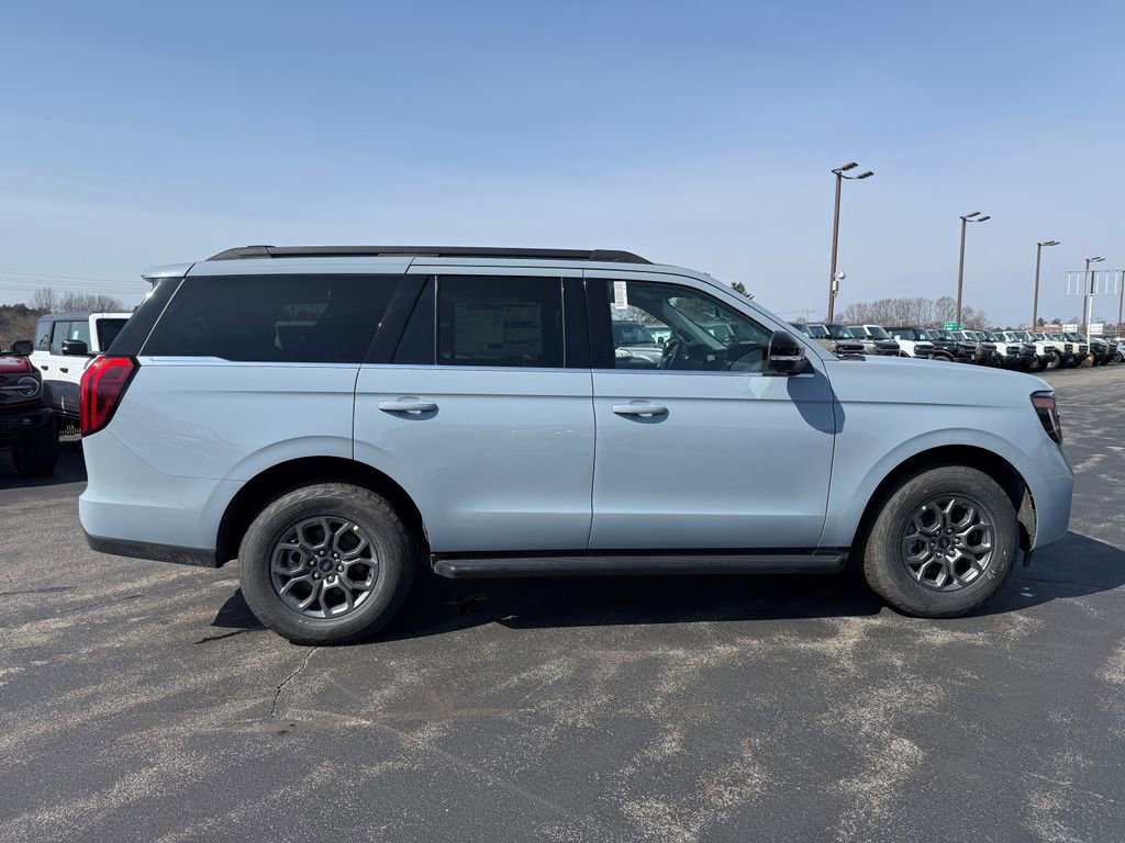 New 2026 Ford Expedition Active image 5