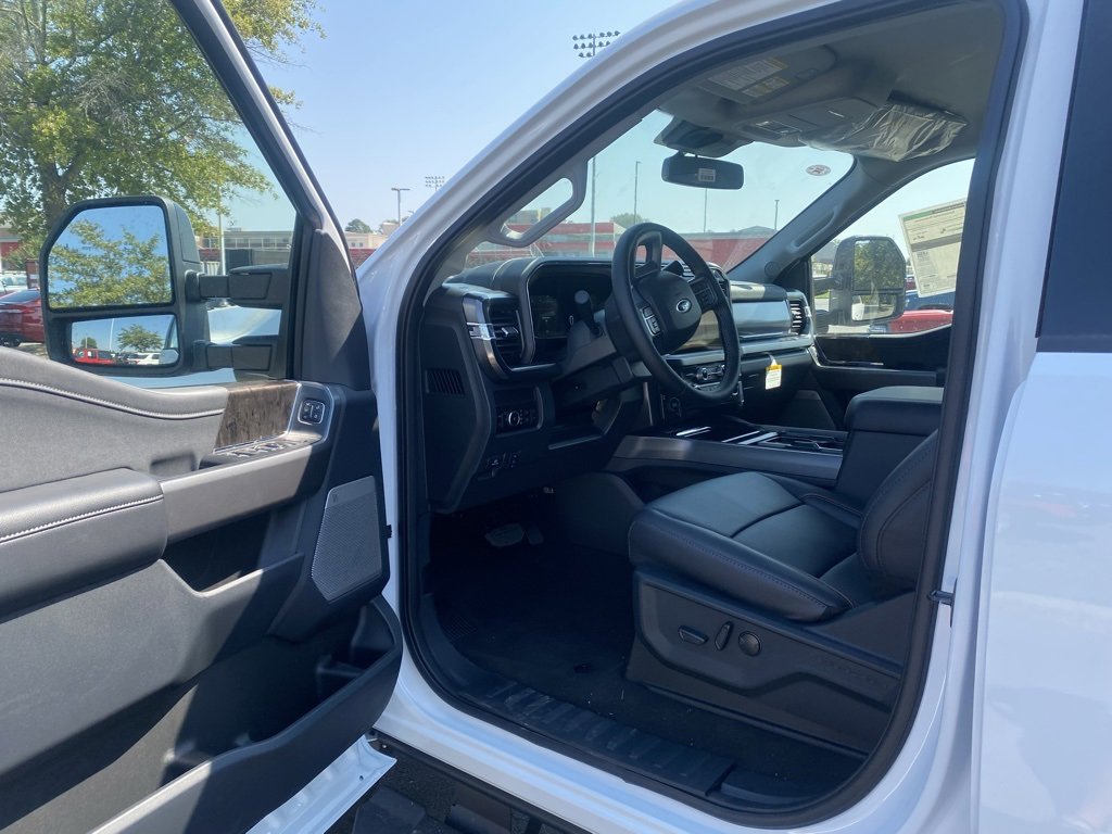 New 2026 Ford F250 Lariat w/ Black Appearance Package image 10