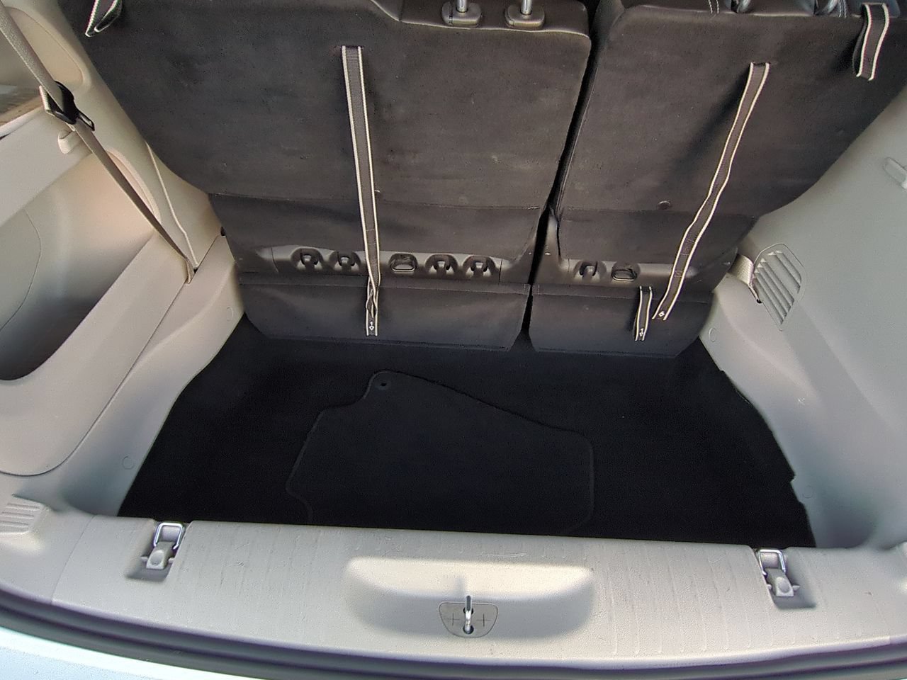 Used 2023 Chrysler Pacifica Touring-L FWD image 23