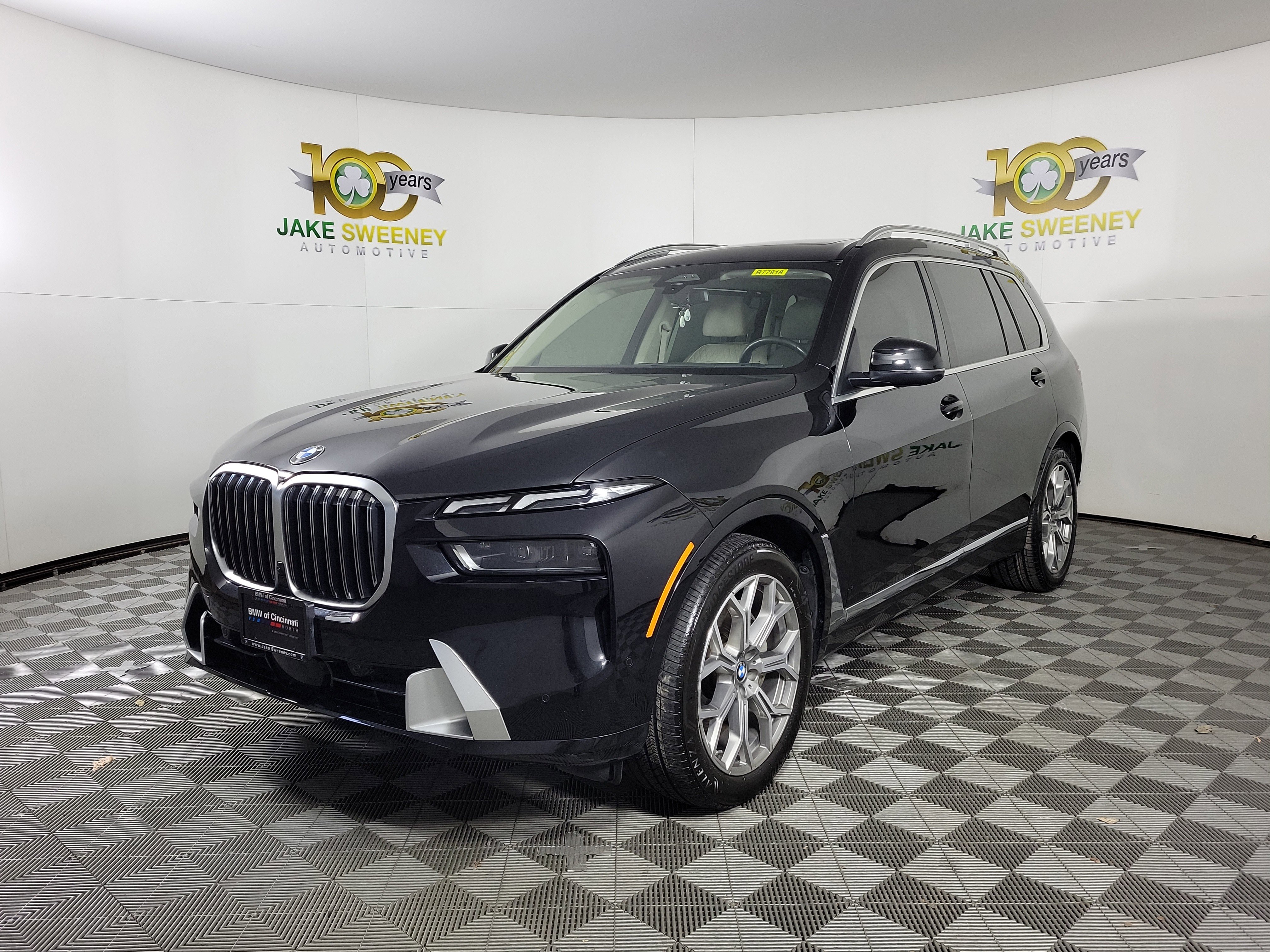Used 2023 BMW X7 xDrive40i w/ Executive Package image 3