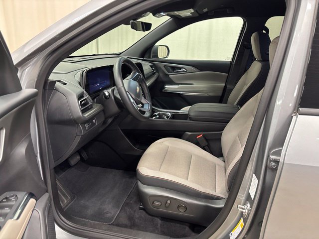 Used 2026 Chevrolet Traverse LT w/ Driver Confidence Package FWD image 15