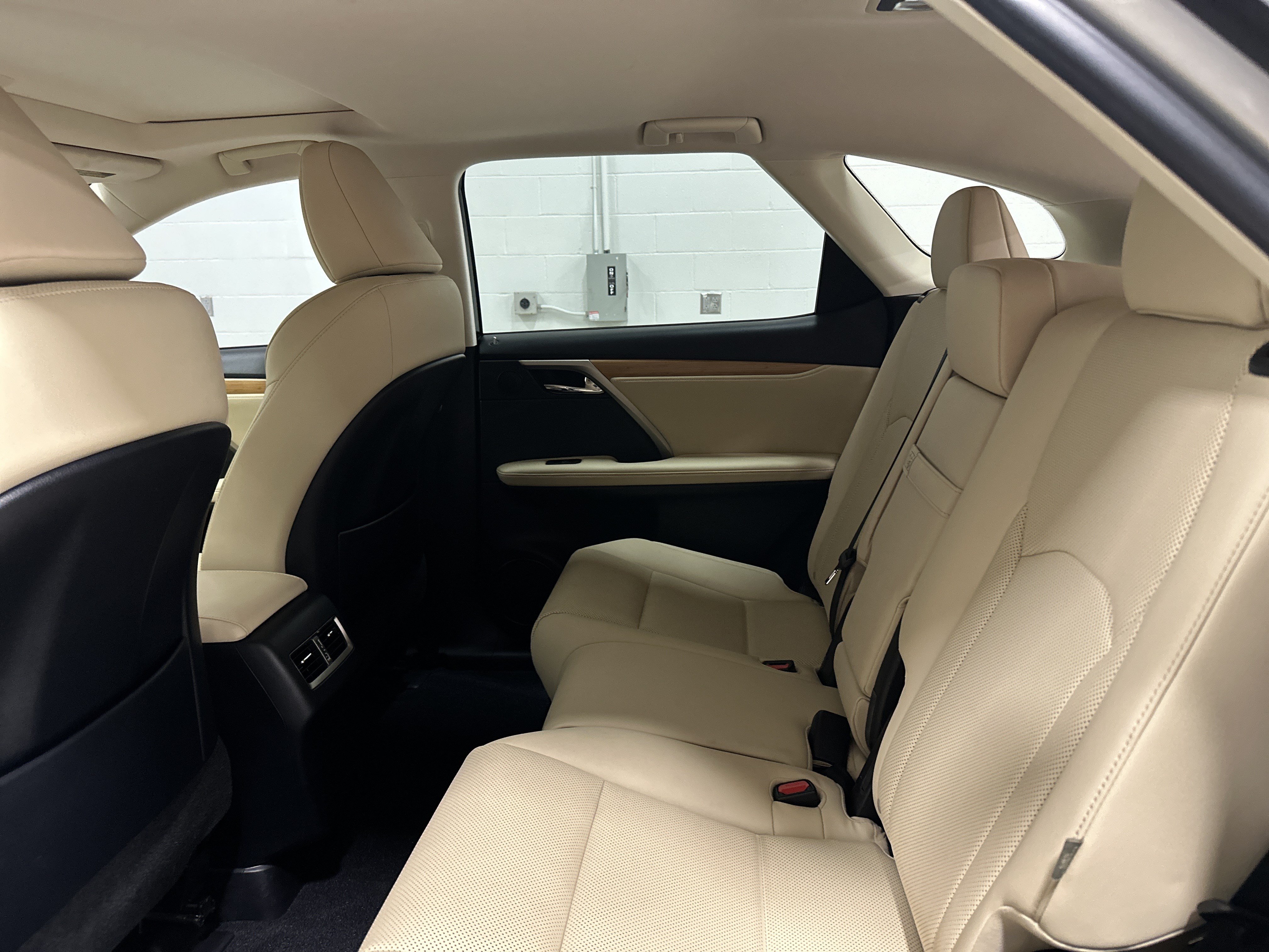 Certified 2021 Lexus RX 350L FWD w/ Premium Package image 31