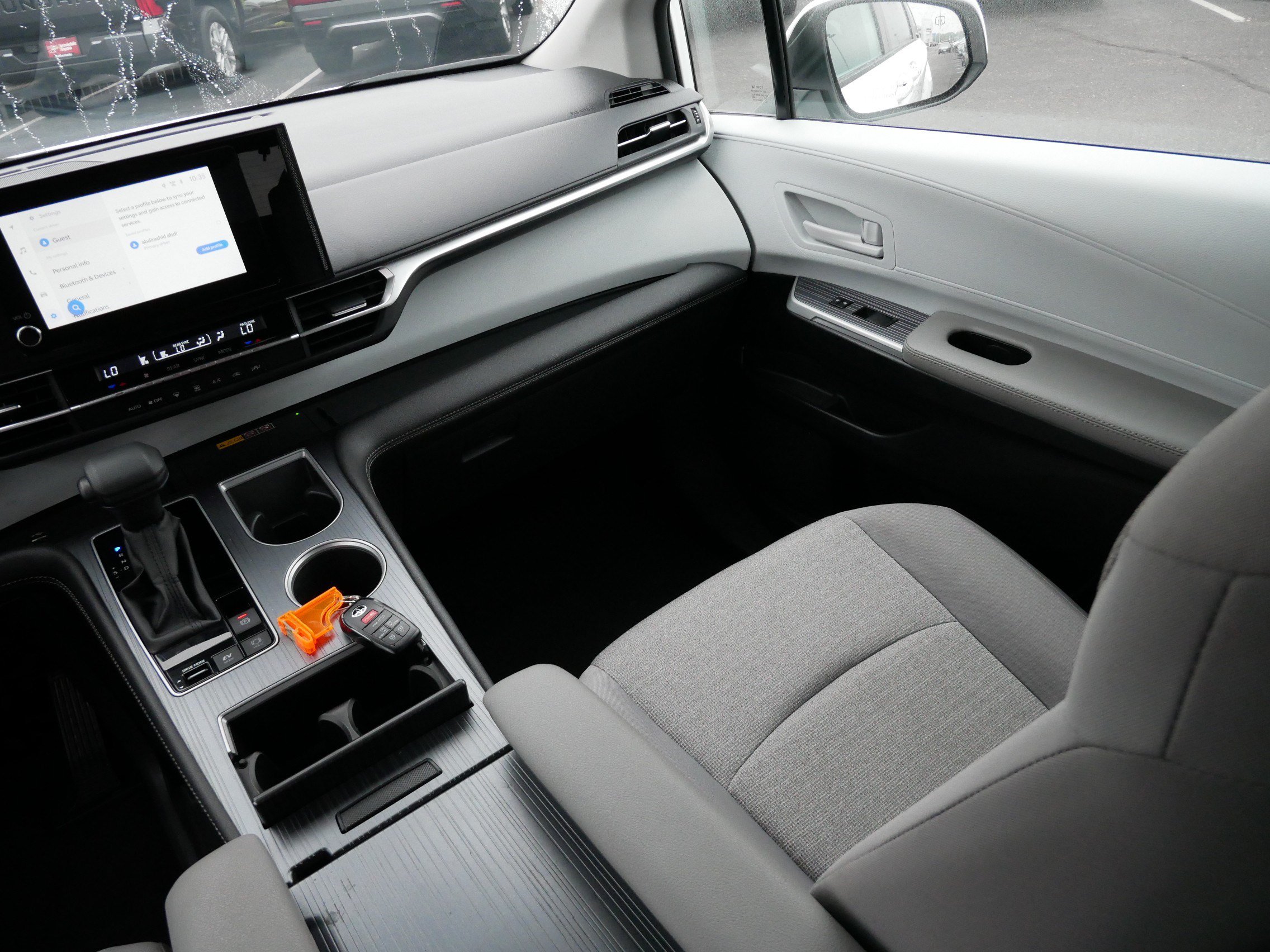 Certified 2026 Toyota Sienna LE FWD image 11