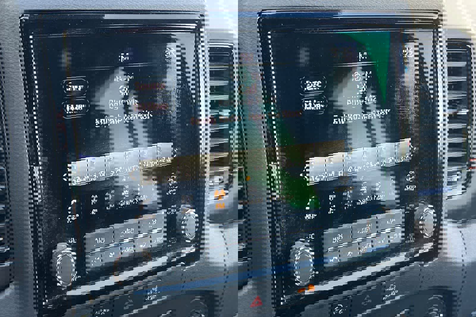 Used 2023 Nissan Frontier PRO-4X w/ Technology Package image 18