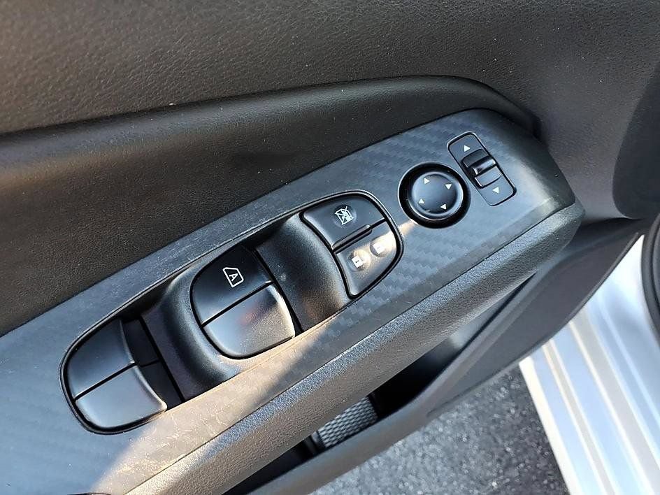 Used 2024 Nissan Altima 2.5 SV AWD/4WD image 12