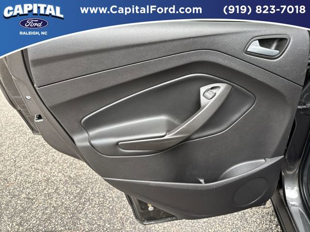 Used 2017 Ford Escape SE w/ SE Cold Weather Package AWD/4WD image 17