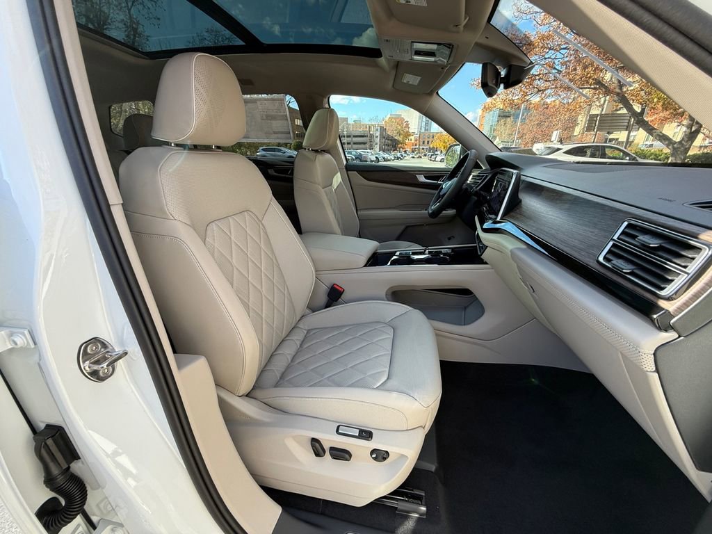 New 2026 Volkswagen Atlas SEL Premium R-Line image 28