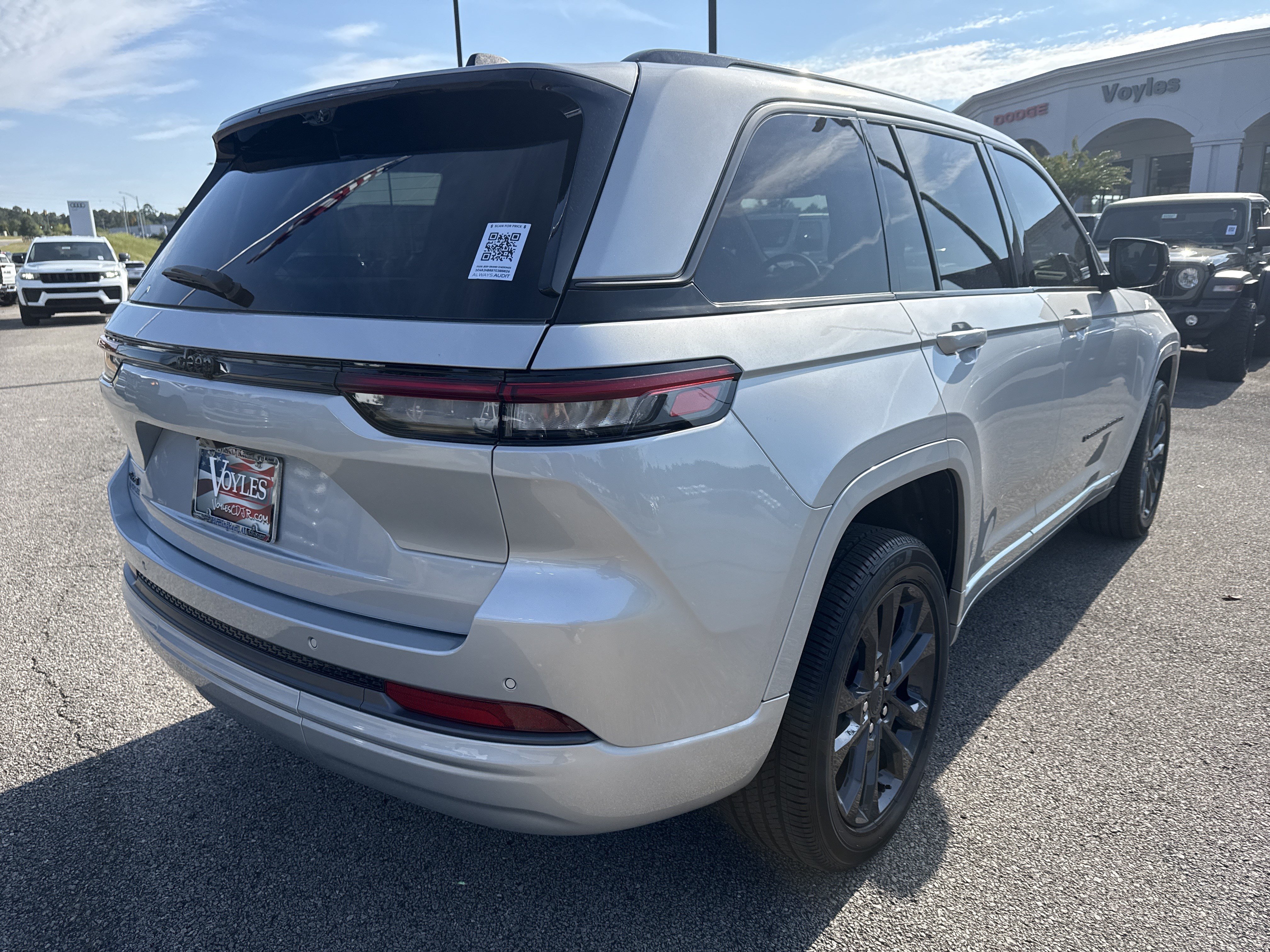 New 2026 Jeep Grand Cherokee Limited AWD/4WD image 7