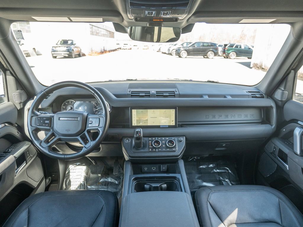 Used 2023 Land Rover Defender 110 X-Dynamic SE image 18