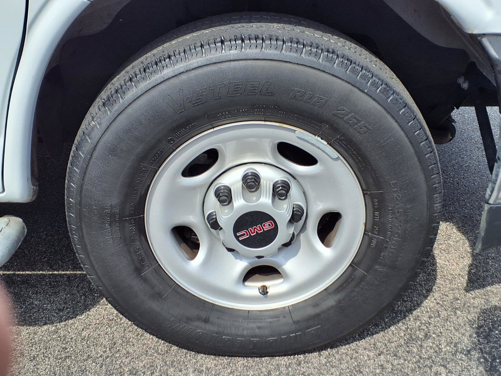 Used 2024 GMC Savana 2500 w/ Driver Convenience Package image 9