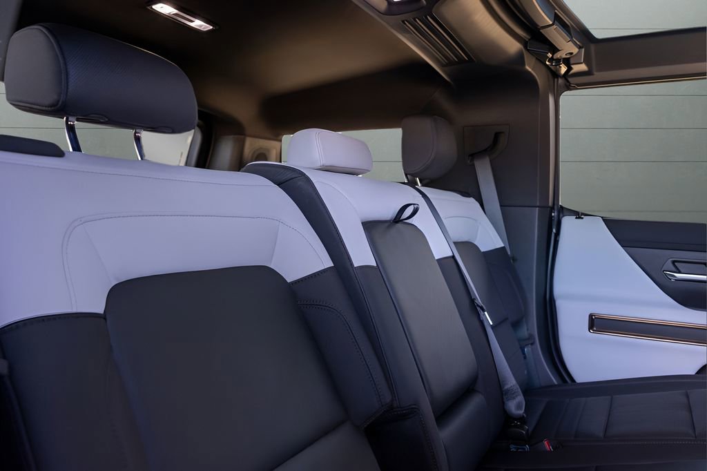 Used 2024 GMC Hummer EV 3X w/ Omega Edition AWD/4WD image 84